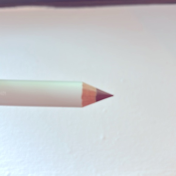 Beautycounter Lined & Primed Lip Defining Pencil in Deep Espresso - Picture 3 of 7